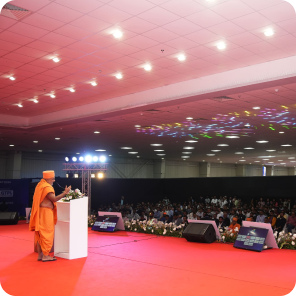 Speaker delivering a keynote session at Tech Expo Gujarat 2024 conference.